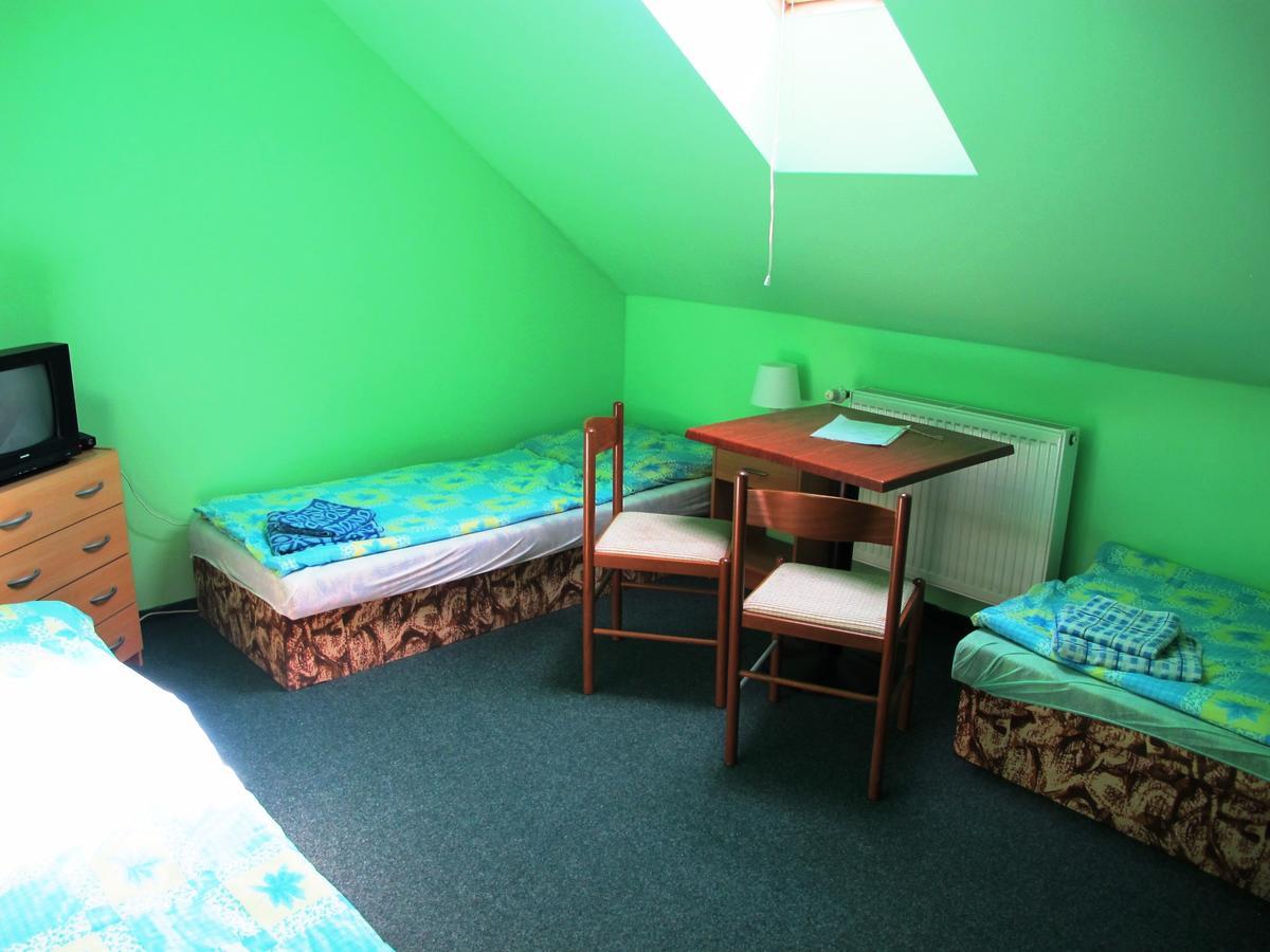 Hotel U Lisky Hostka  Экстерьер фото