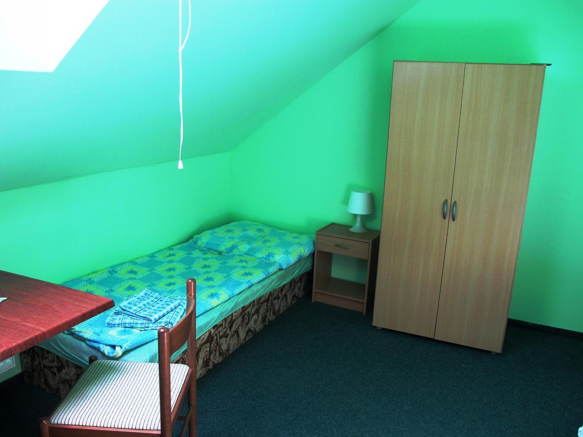 Hotel U Lisky Hostka  Экстерьер фото