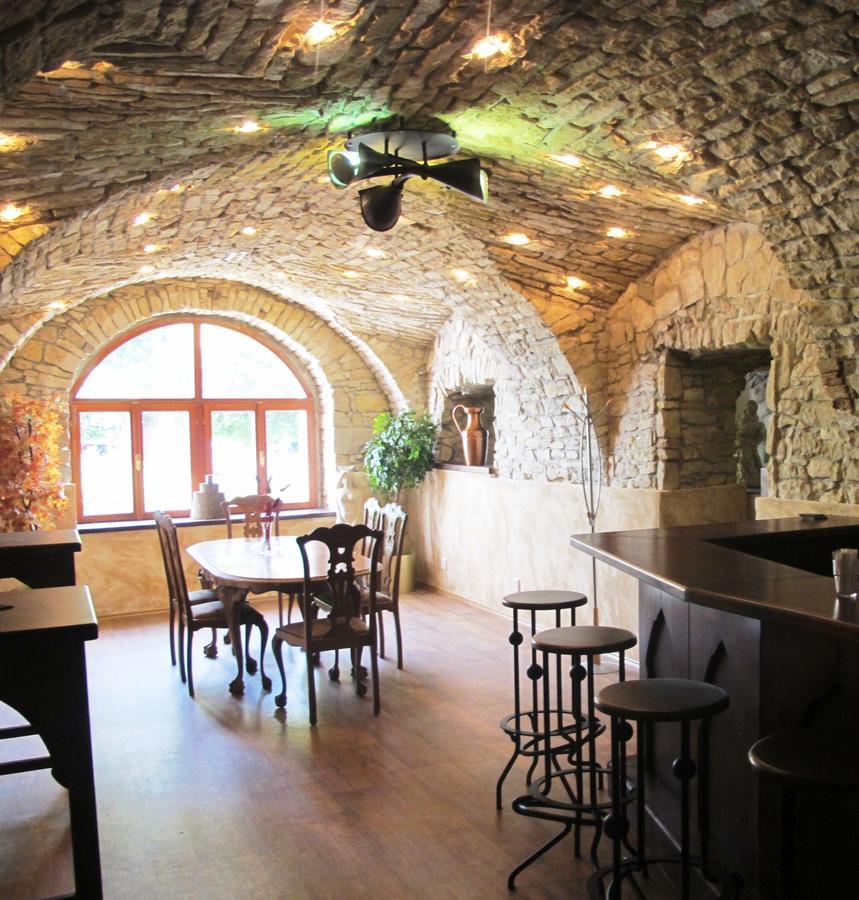 Hotel U Lisky Hostka  Экстерьер фото