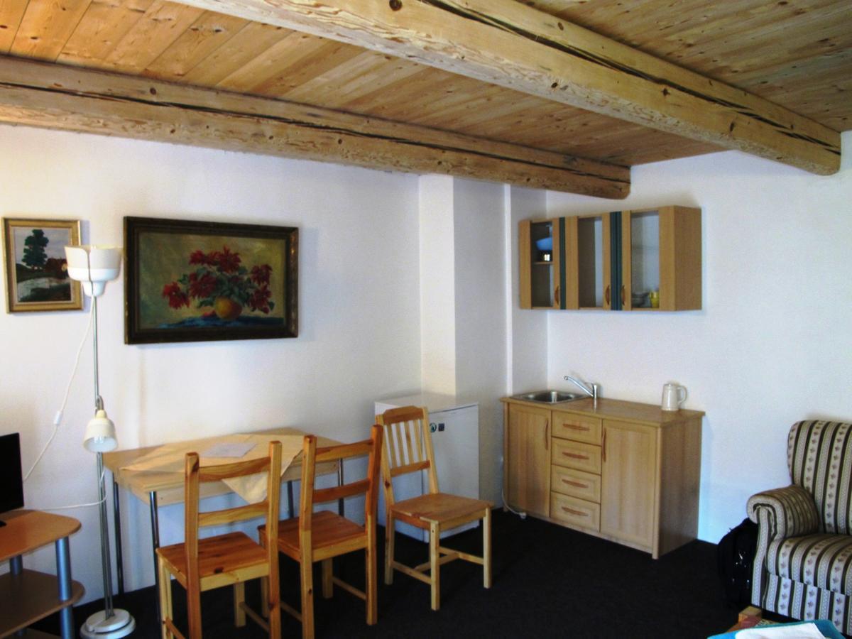 Hotel U Lisky Hostka  Экстерьер фото