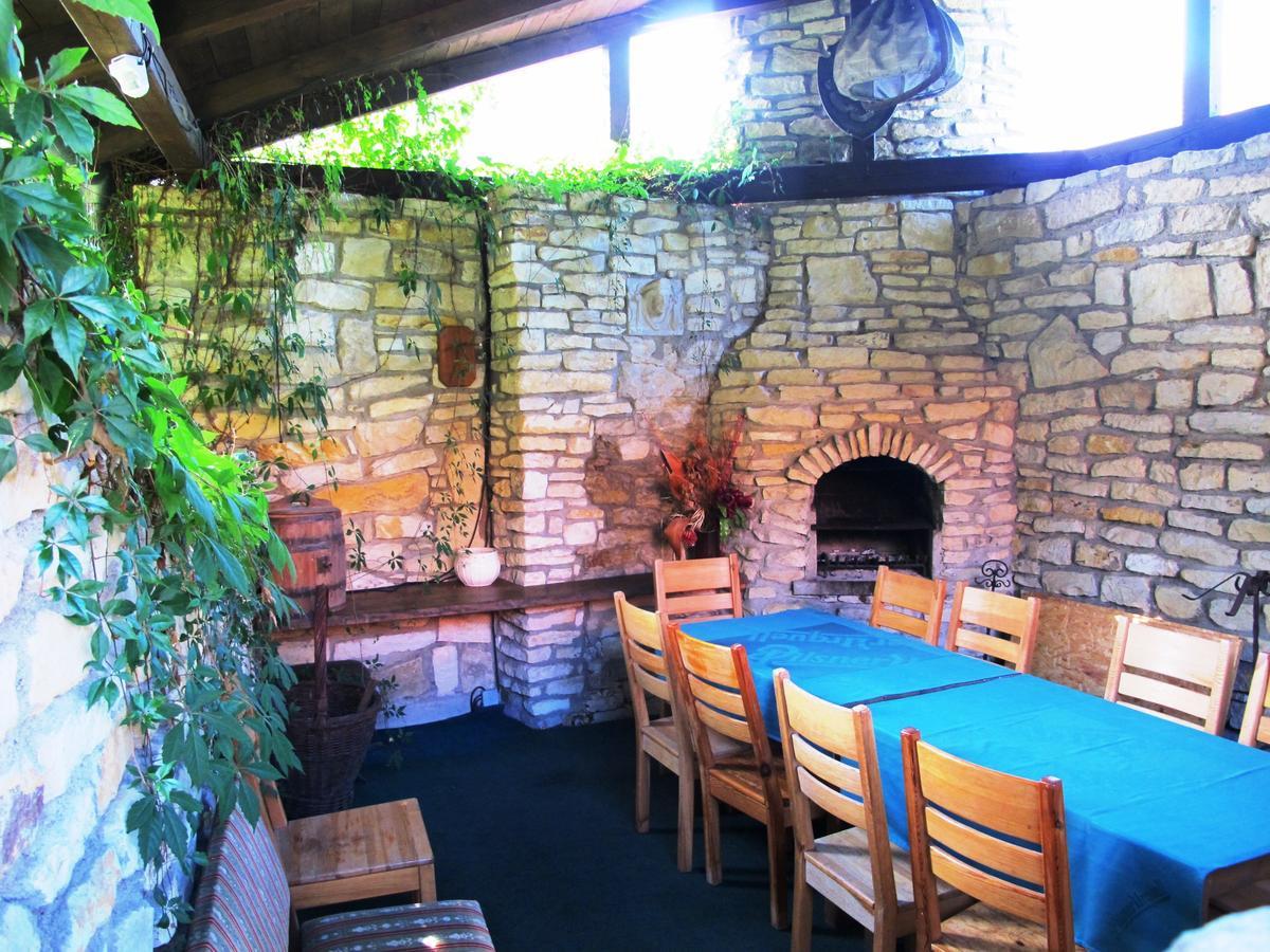 Hotel U Lisky Hostka  Экстерьер фото