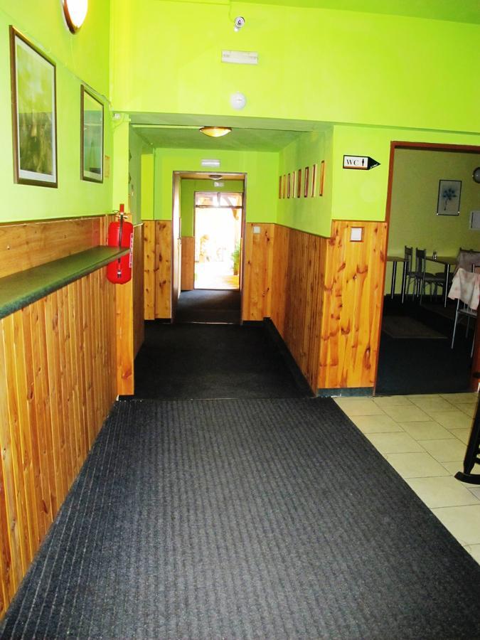 Hotel U Lisky Hostka  Экстерьер фото