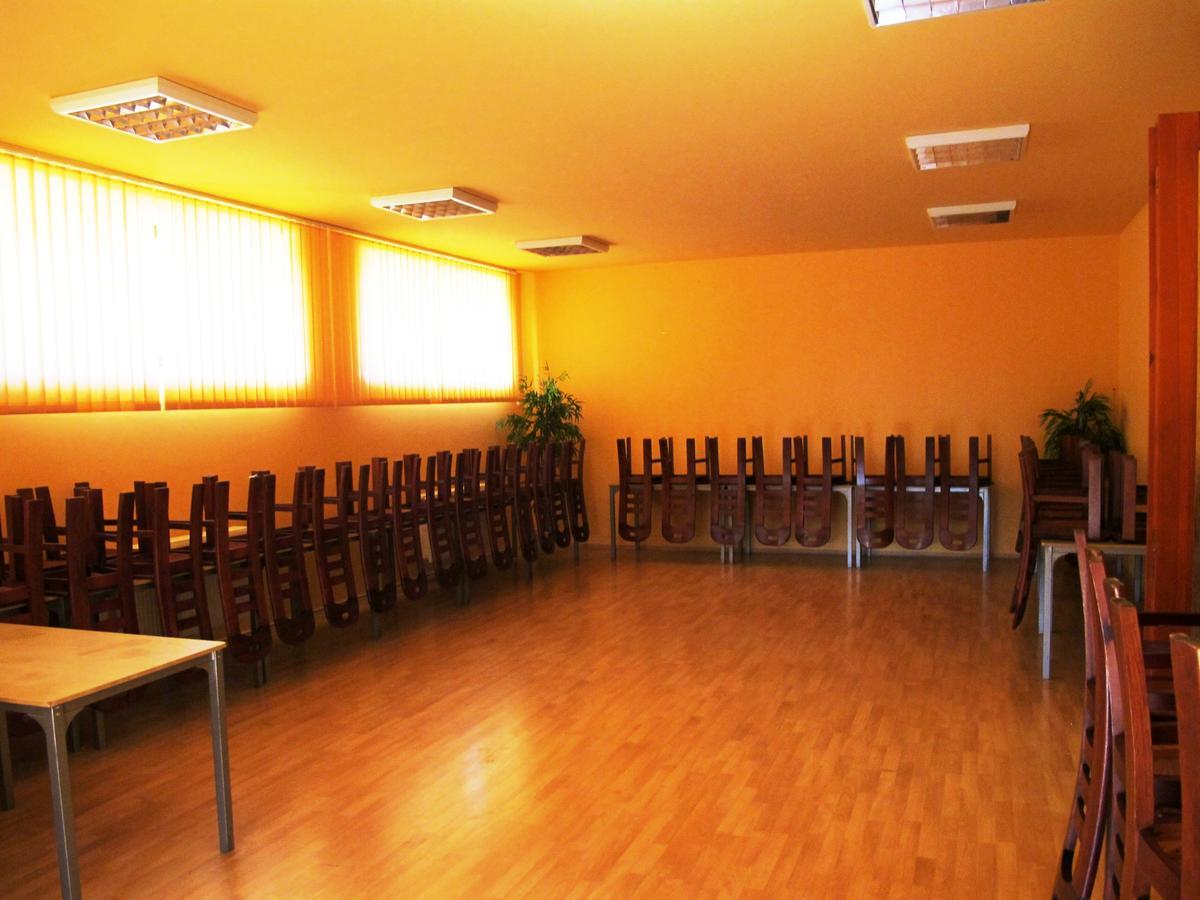 Hotel U Lisky Hostka  Экстерьер фото
